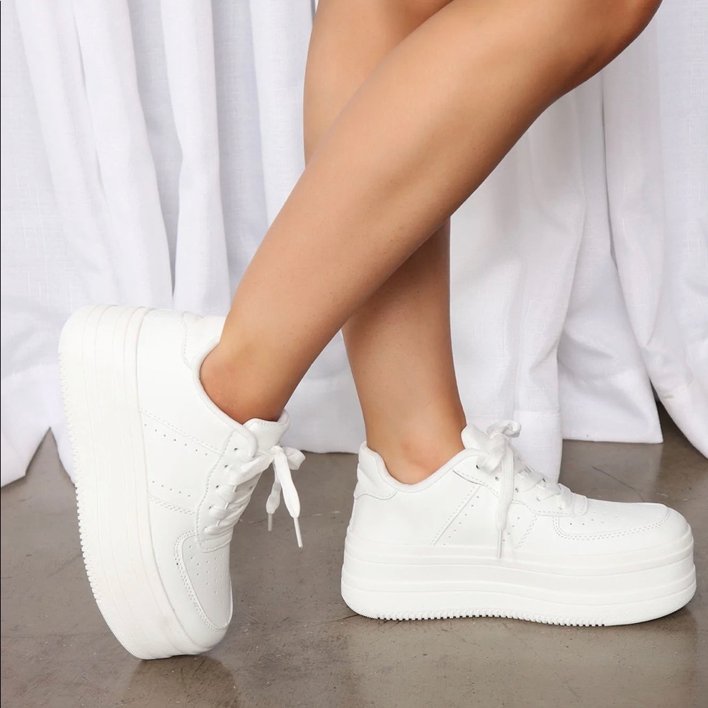 PLATFORM SNEAKERS BY FASHION NOVA ❤️‍🔥 NEW WITHOUT TAG